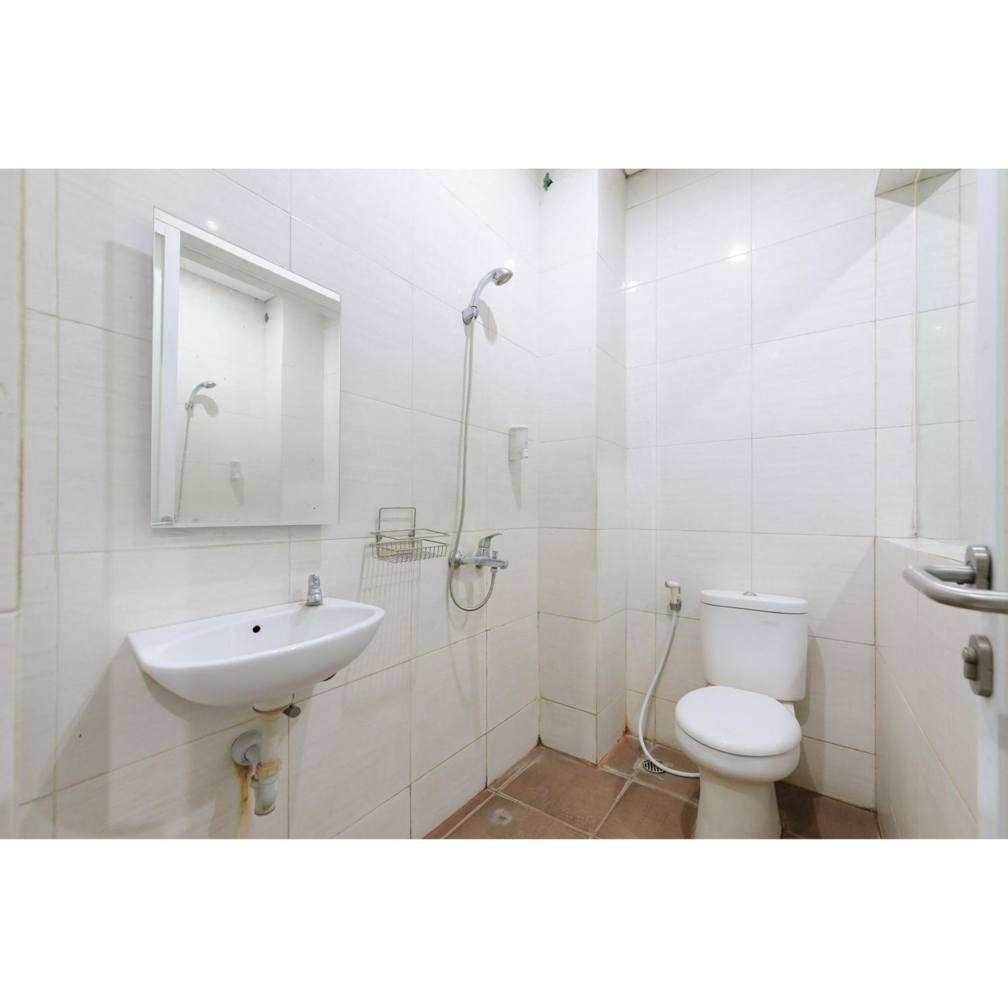 Reddoorz Plus Near Grand Indonesia Dżakarta Zewnętrze zdjęcie